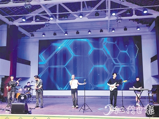 開平本土樂隊帶來精彩表演。