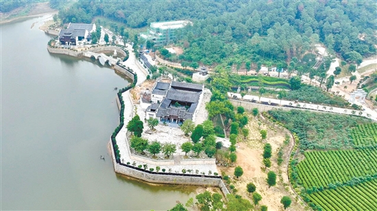 來蘇村山水人家文旅項(xiàng)目，規(guī)劃建設(shè)一個(gè)集山水田園、健康養(yǎng)生、茶文化等為一體的鄉(xiāng)村自然生態(tài)景區(qū)。