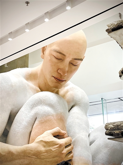 “巨人”展令人震撼。
