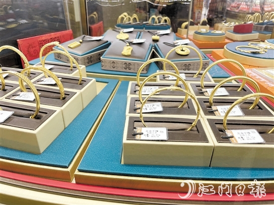 周大福、六福珠寶等金飾價(jià)格重回每克960元。